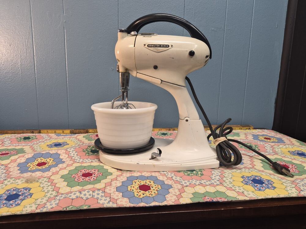 Vintage 1950s Hamilton Beach Model G Electric Mixer Works